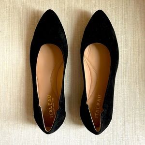 Mara ballet flat by Italeau. Made in Italy, black suede.